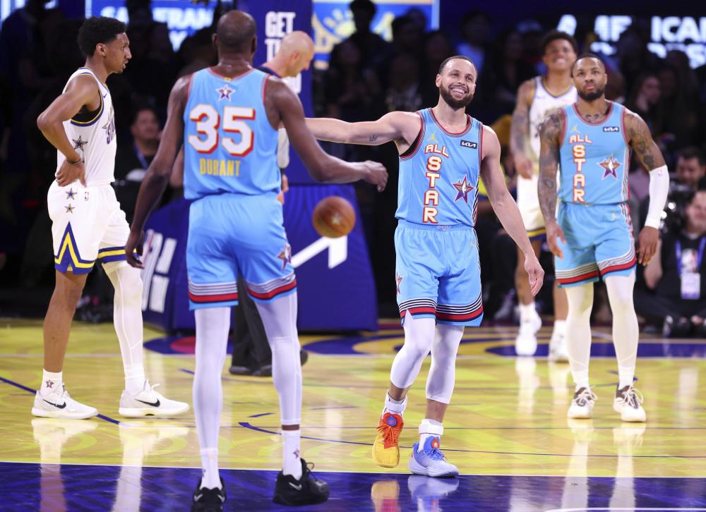 迪马利亚等 迪马利亚等